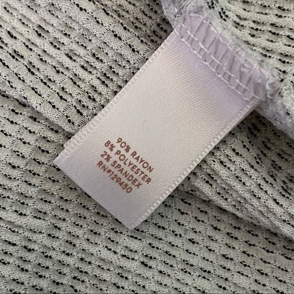 LC Lauren Conrad Bell 3/4 Sleeve Keyhole Back Top - Picture 6 of 9